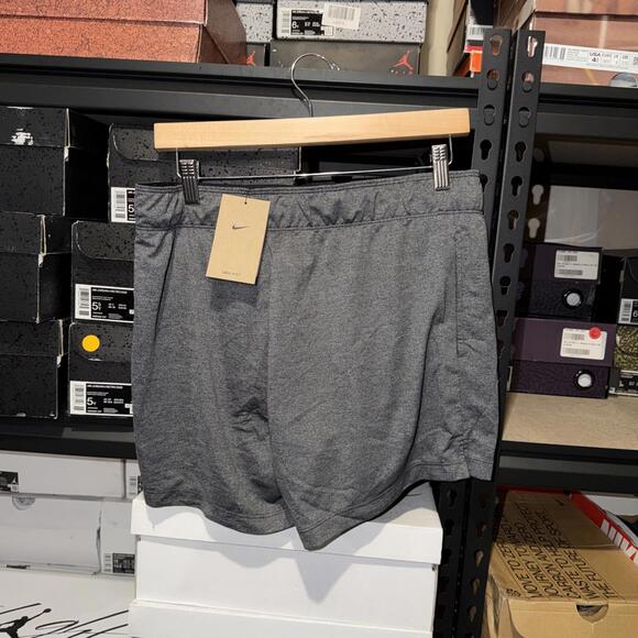 Nike Shorts Dri-FIT Attack, Womens Size M Training Running Short Grey 0191-0201 - Picture 2 of 3